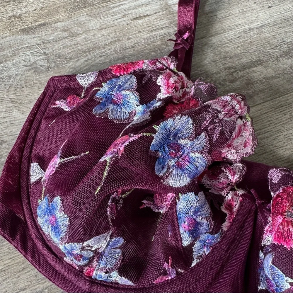 NWT! Victoria’s Secret Dream Angels Push-Up without Padding Floral Lace Bra